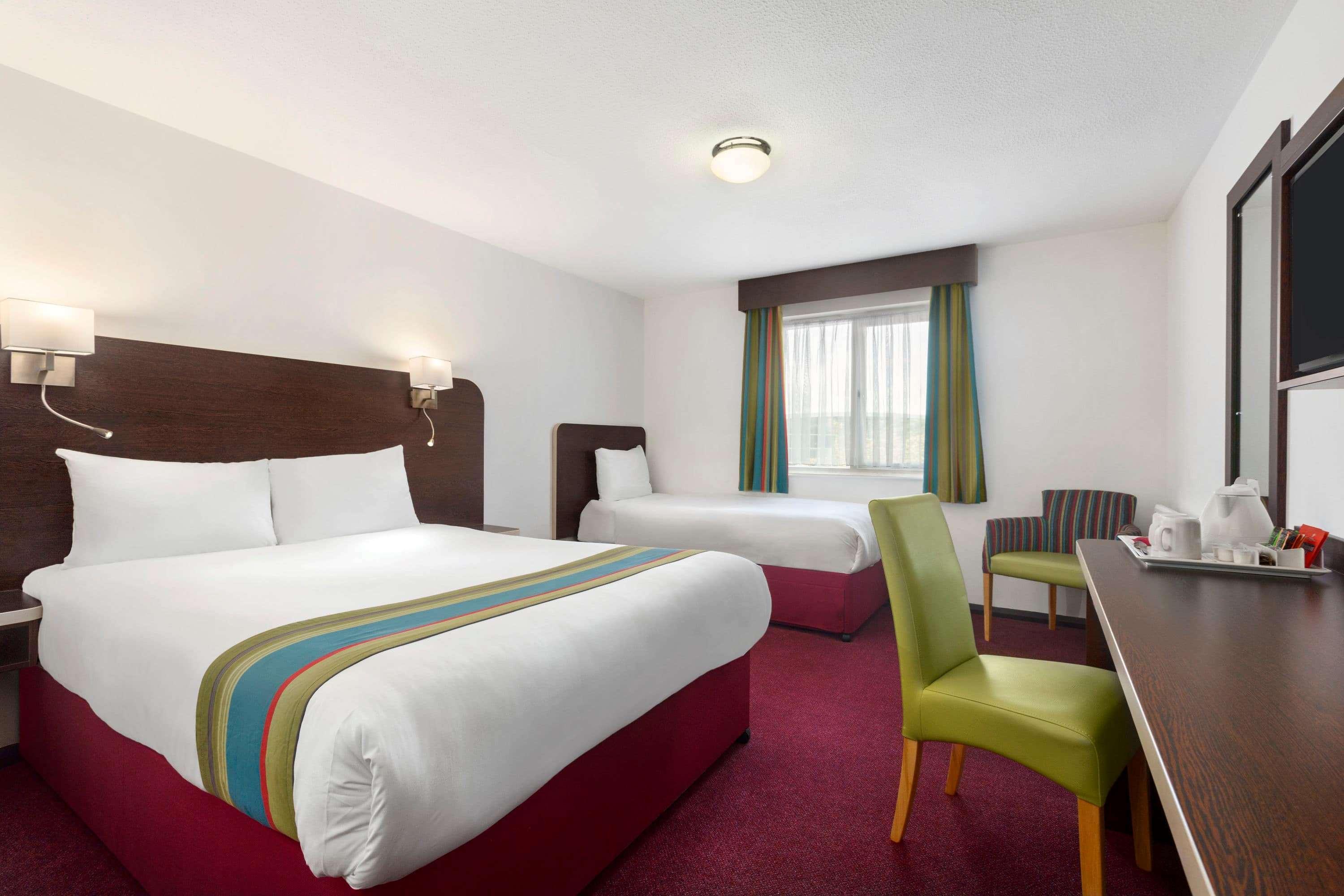 Ramada London South Mimms Hotel Potters Bar Room photo