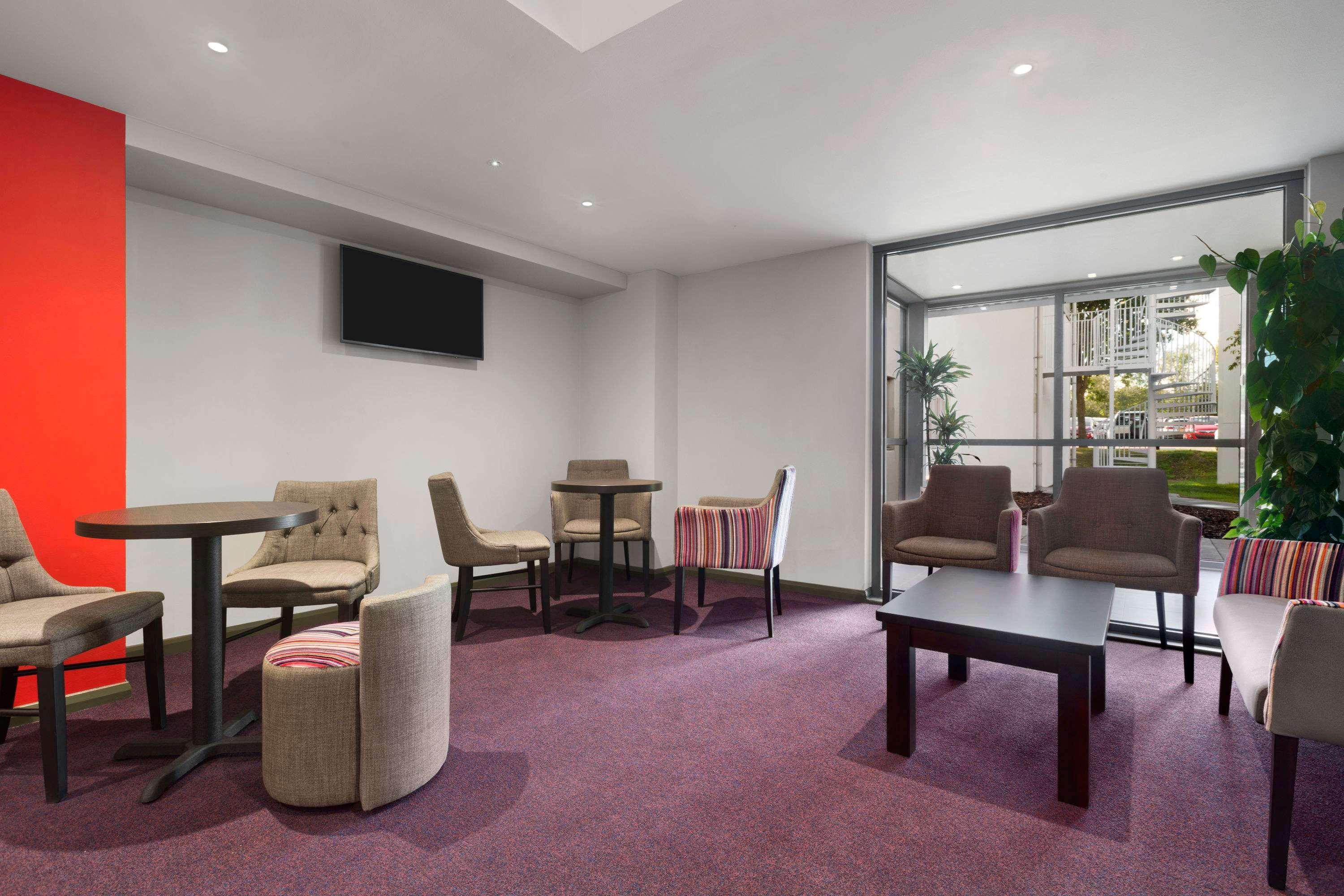 Ramada London South Mimms Hotel Potters Bar Interior photo