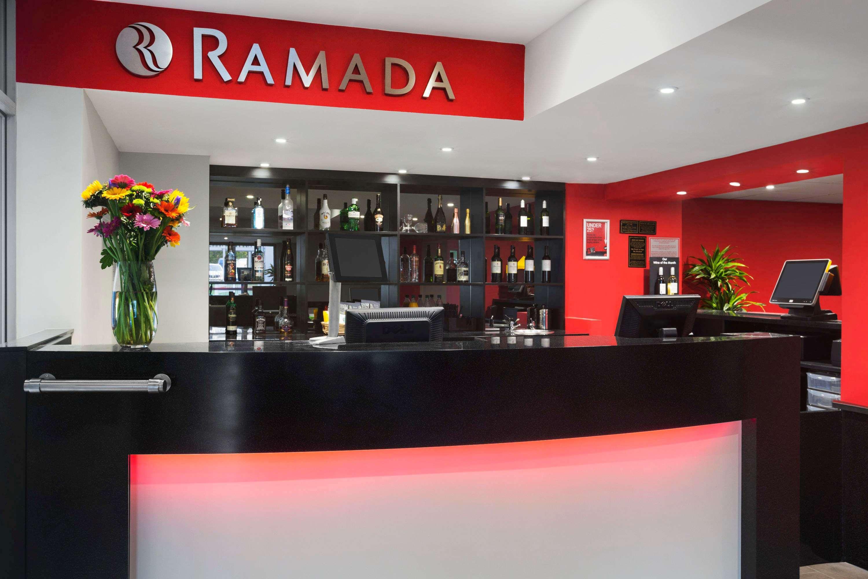 Ramada London South Mimms Hotel Potters Bar Interior photo