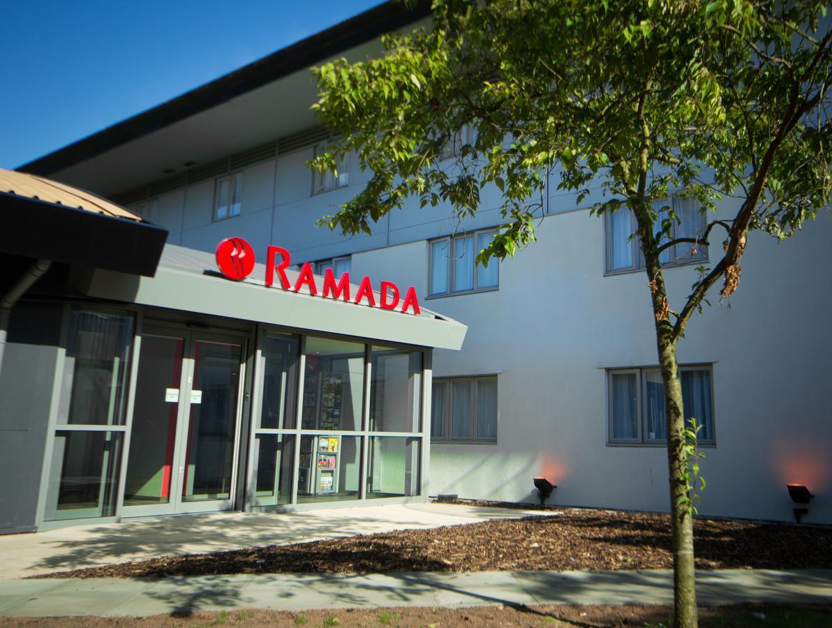 Ramada London South Mimms Hotel Potters Bar Exterior photo